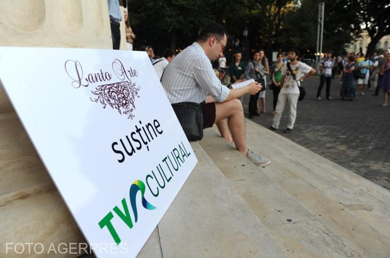 Protest, în 2012, împotriva desființării postului TVR Cultural