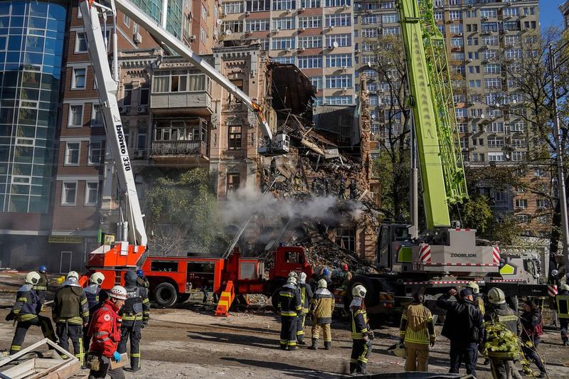 Clădire atacată cu drone kamikaze în Kiev