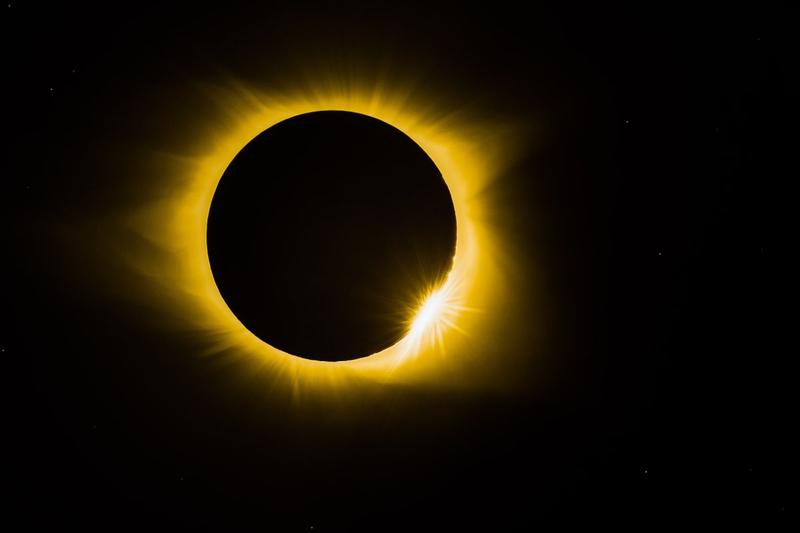 Eclipsa totala de Soare