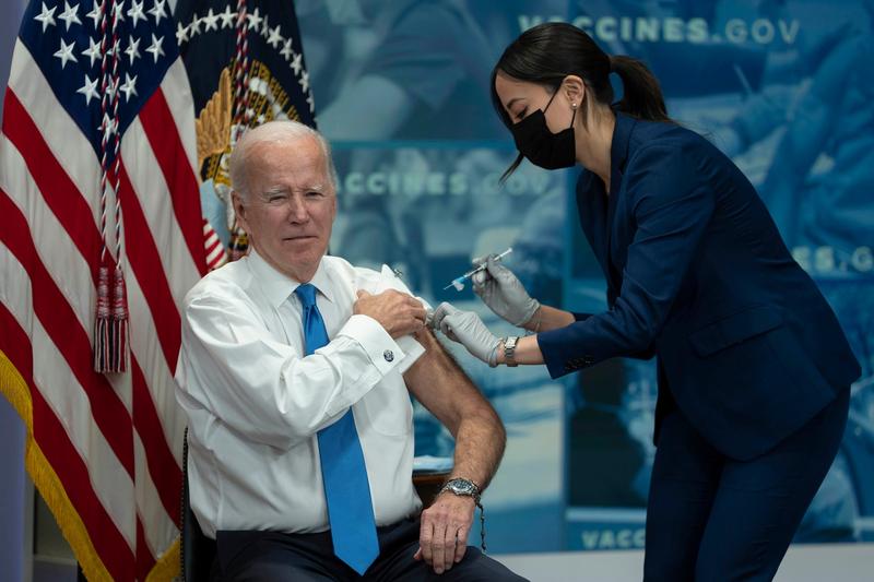 Joe Biden s-a vaccinat cu o noua doza „booster” a vaccinului anti-Covid