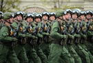 Soldați din trupele de elită aeropurtate rusești la o paradă din Piața Roșie