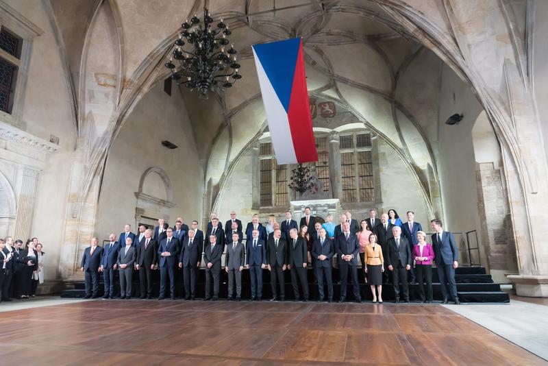 Summitul Comunității Politice Europene la Praga evidentia izolarea Rusiei