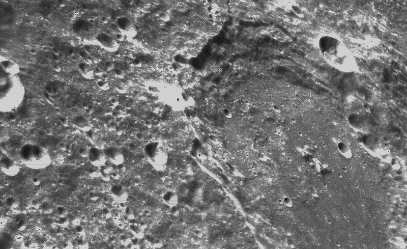 Cratere de pe Luna, fotografiate de Orion