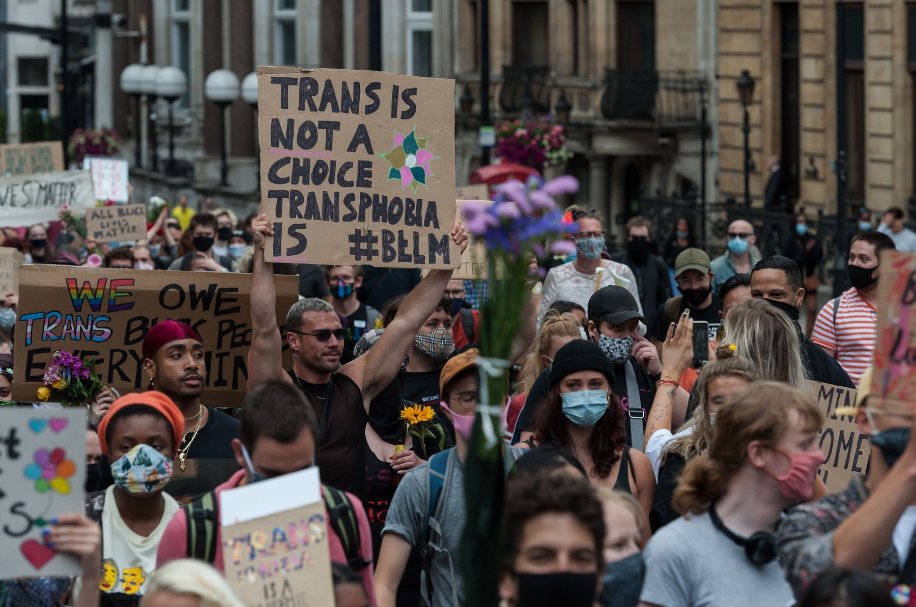Curtea Supremă a Scoţiei dă dreptate Londrei, după ce guvernul britanic a blocat reforma care ușura schimbarea genului în acte pentru persoanele trans