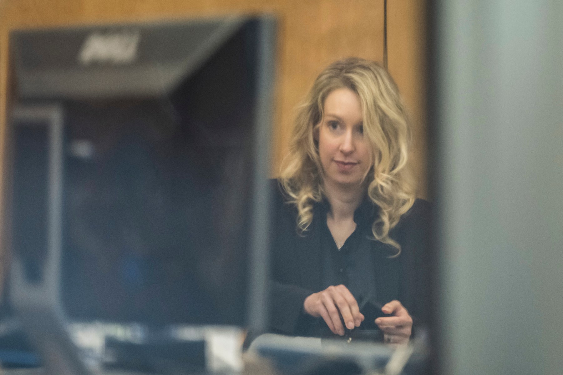 Elizabeth Holmes, former Silicon Valley star, has begun serving her ...