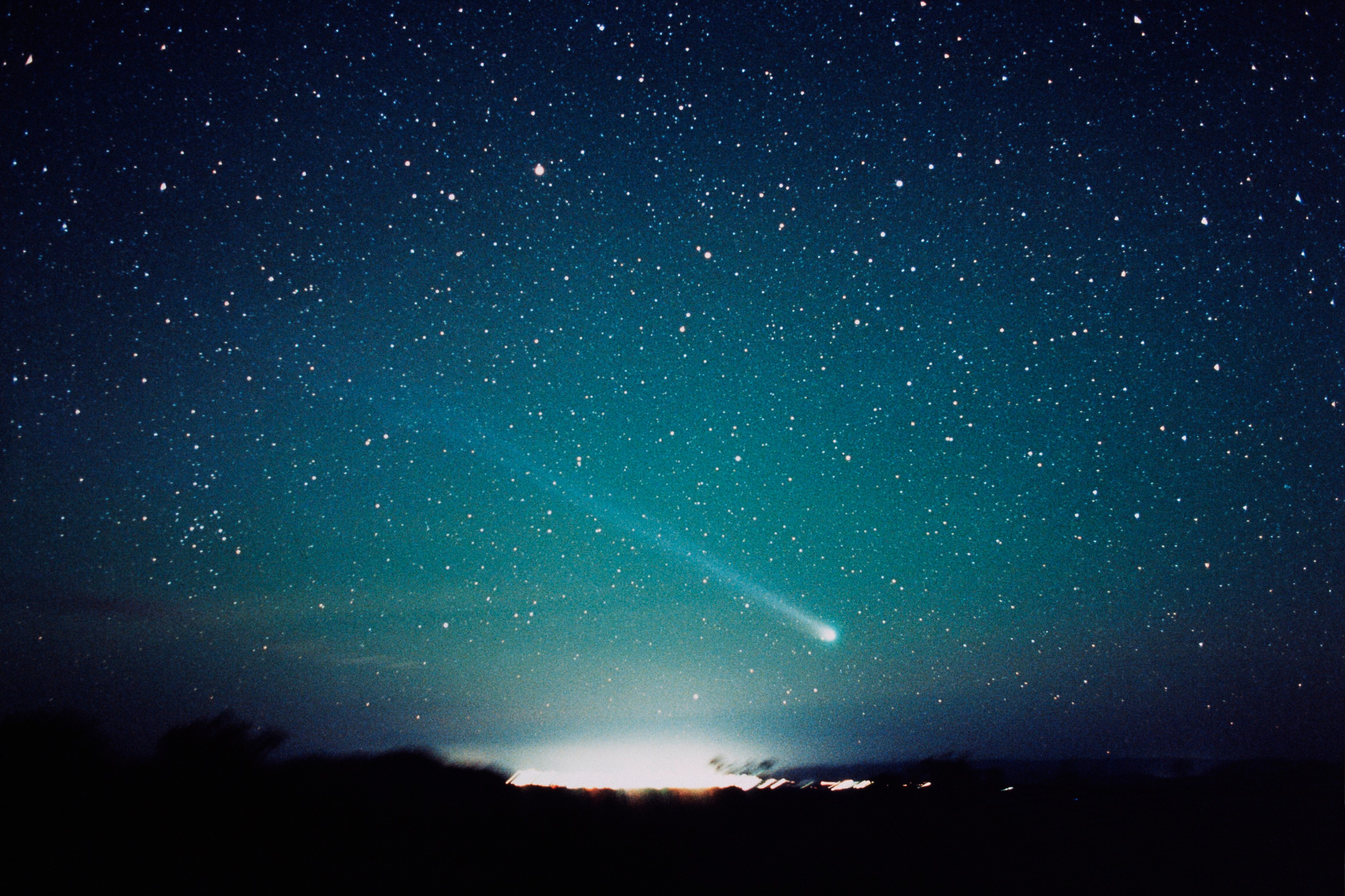 Fenomenele astronomice majore din 2024 - Apariţia cometei C/2023 A3 şi eclipsă parţială de Lună