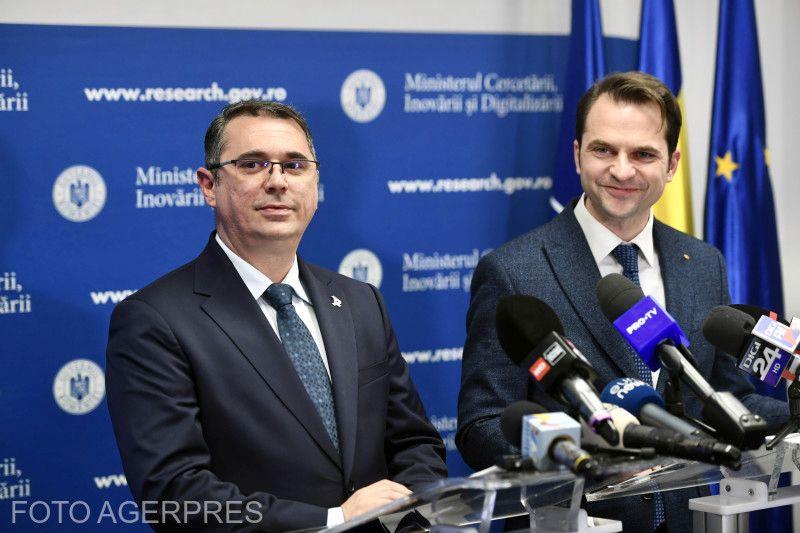 Dragos Vlad, presedintele ADR, și Sebastian Burduja, ministrul Digitalizarii