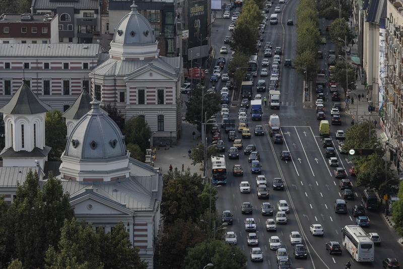 Vedere aeriană cu trafic în centrul Bucureștiului