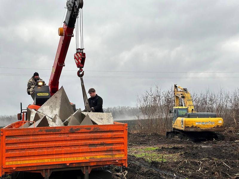 Ruși construind fortificații în regiunea Belgorod