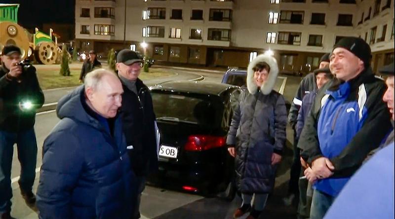 Vladimir Putin în vizită la Mariupol