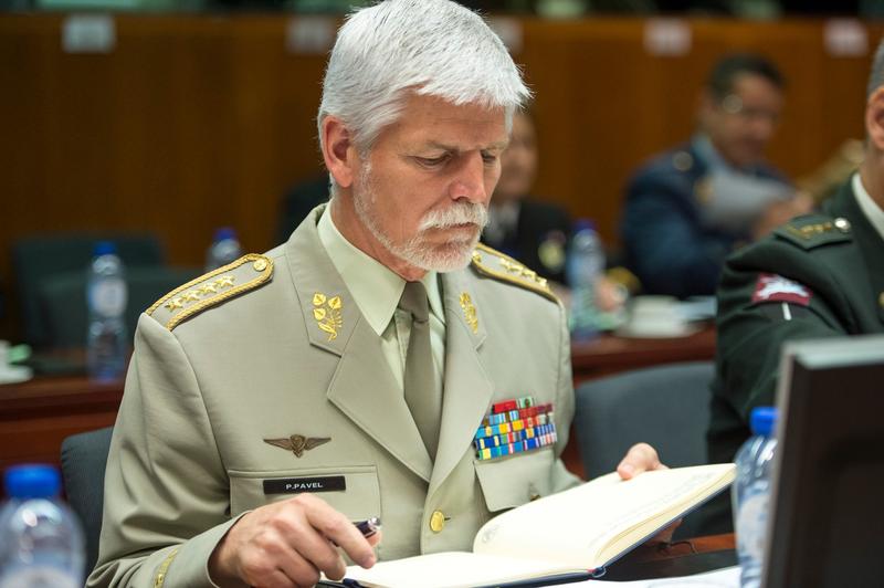 Petr Pavel in 2017, cand ocupa functia de presedinte al Comitetului militar al NATO