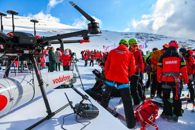 Drona Vodafone ajuta salvatorii montani să gaseasca mai rapid turiștii rătăciți pe munte