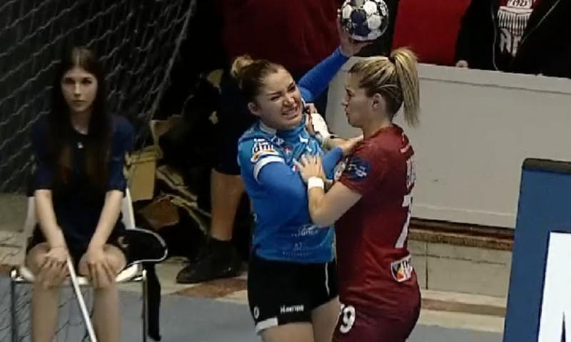 Jovanka Radicevic și Estavana Polman, în meciul Rapid - Krim