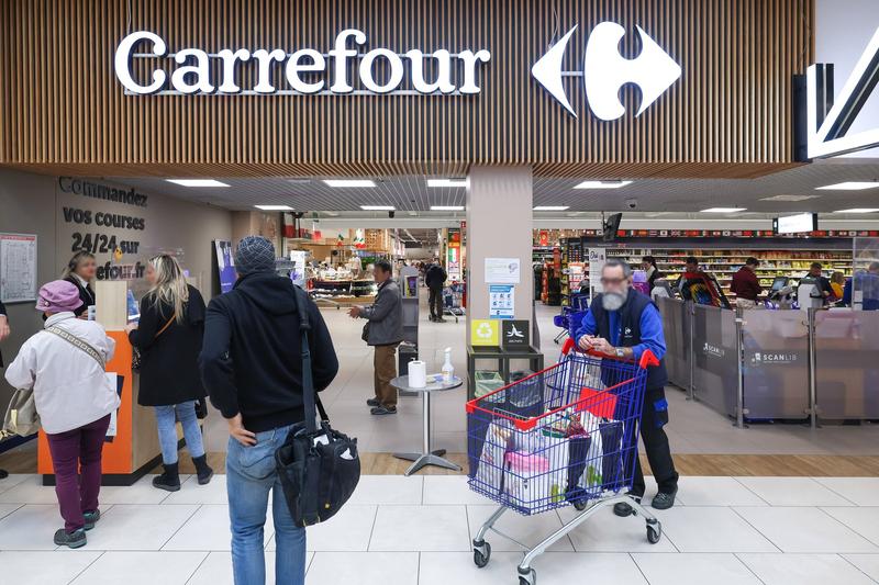 Cumparaturi la Carrefour in Franta