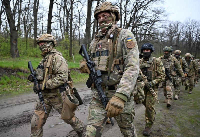 brigada de asalt Spartan a Garzii Nationale a Ucrainei participand la antrenamente pe fondul razboiului