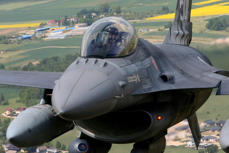 Ucrainenii vor ca avioanele de luptă F-16 să vină cât mai repede