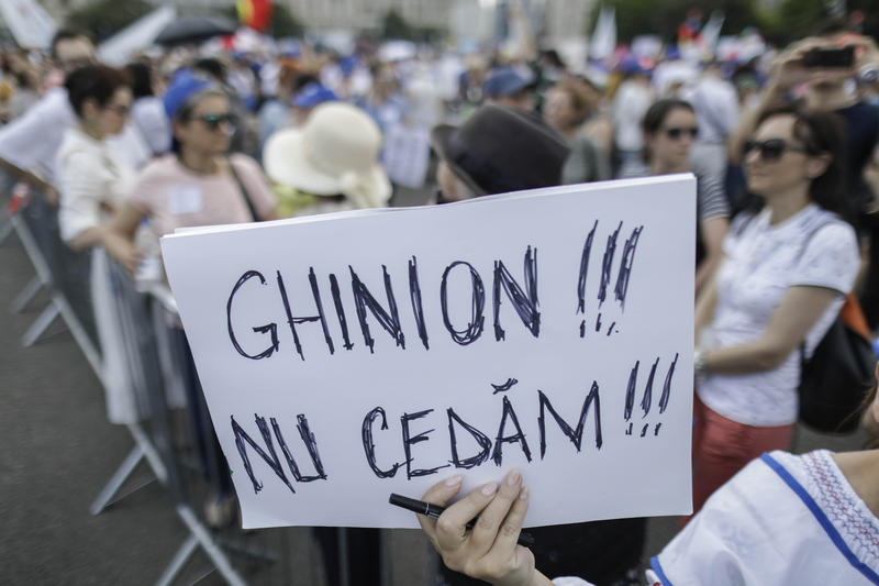 Mesajul cadrelor didactice care au plecat în masr de la guvern la Cotroceni