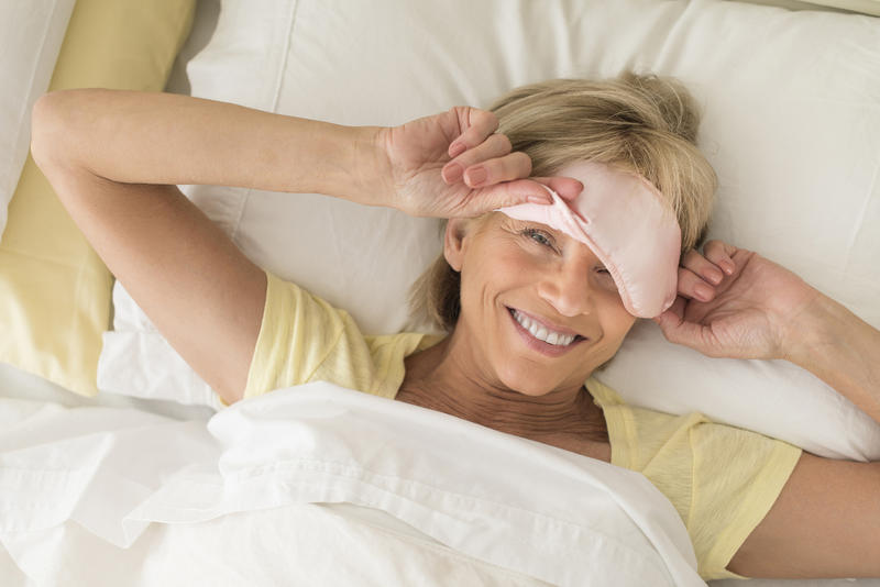 Pielea feței va îmbătrâni mai repede dacă dormi pe aceeași parte noapte de noapte, spun dermatologii