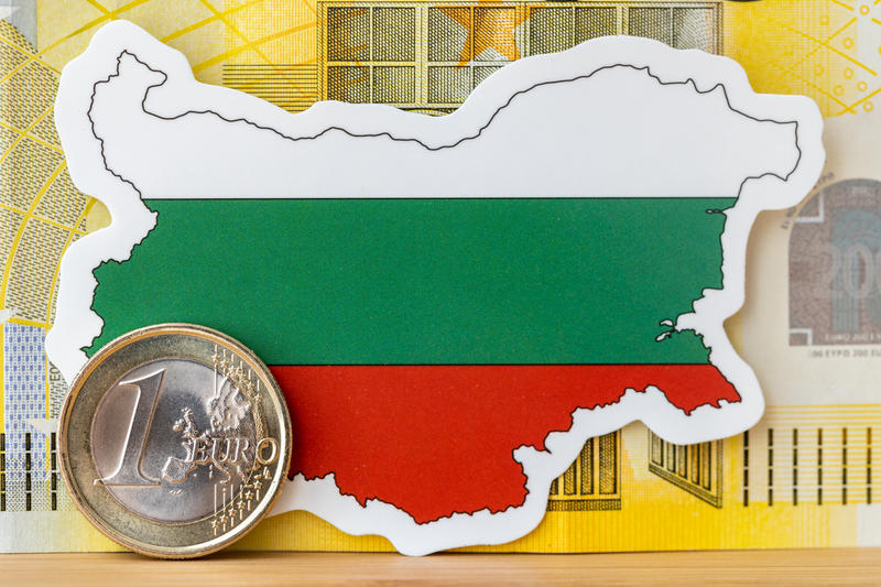 Bulgaria este decisă să intre în zona euro din 2025