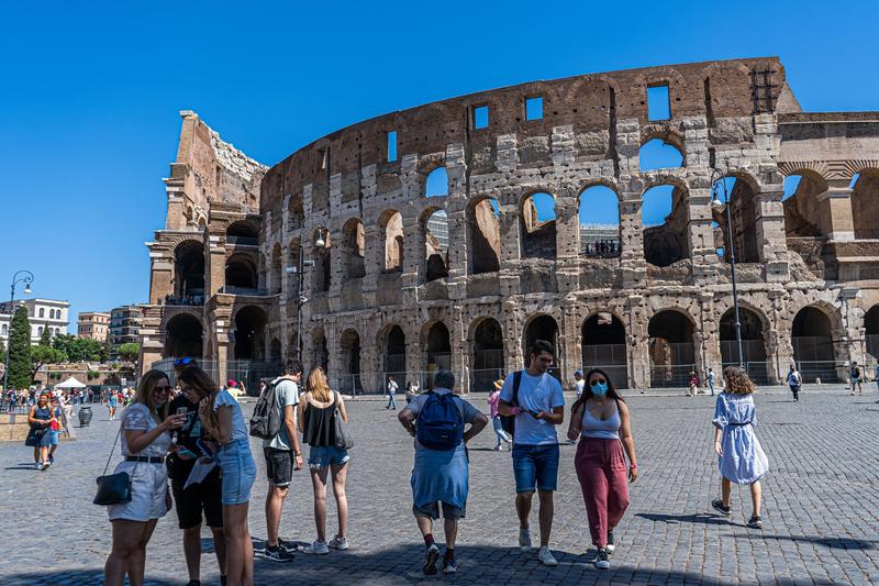 Turisti la Colosseum