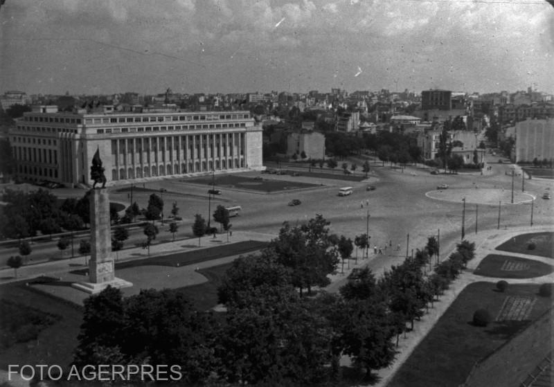 Piața Victoriei din București în 1952