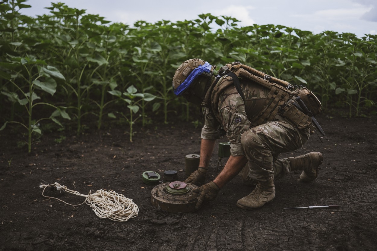 Ucraina: Peste 5.000 de dispozitive explozive au fost îndepărtate de doar în ultima săptămână