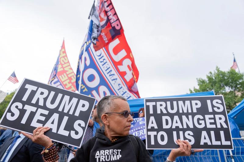 Protestatari anti Trump