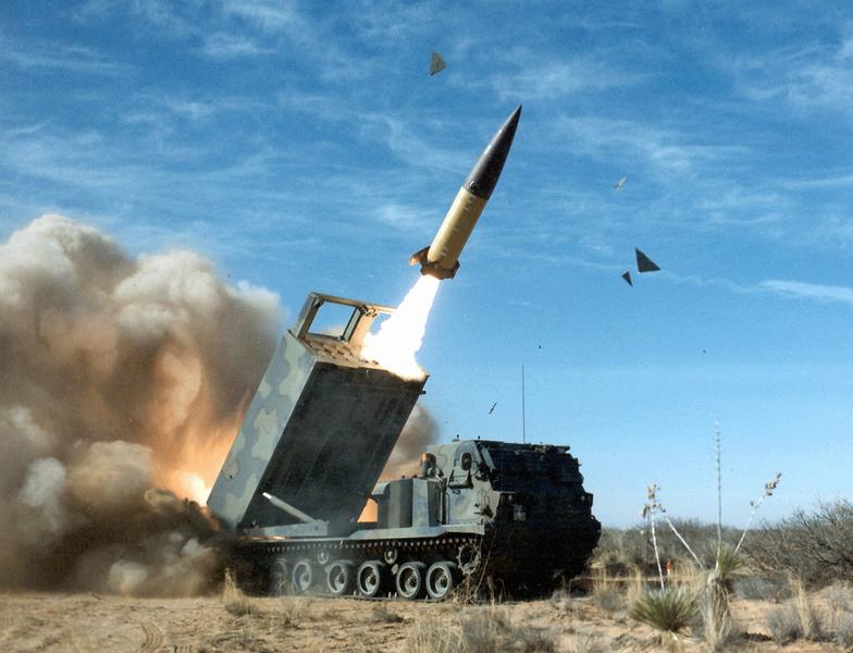 Rachetă ATACMS lansată dintr-un sistem M270 MLRS