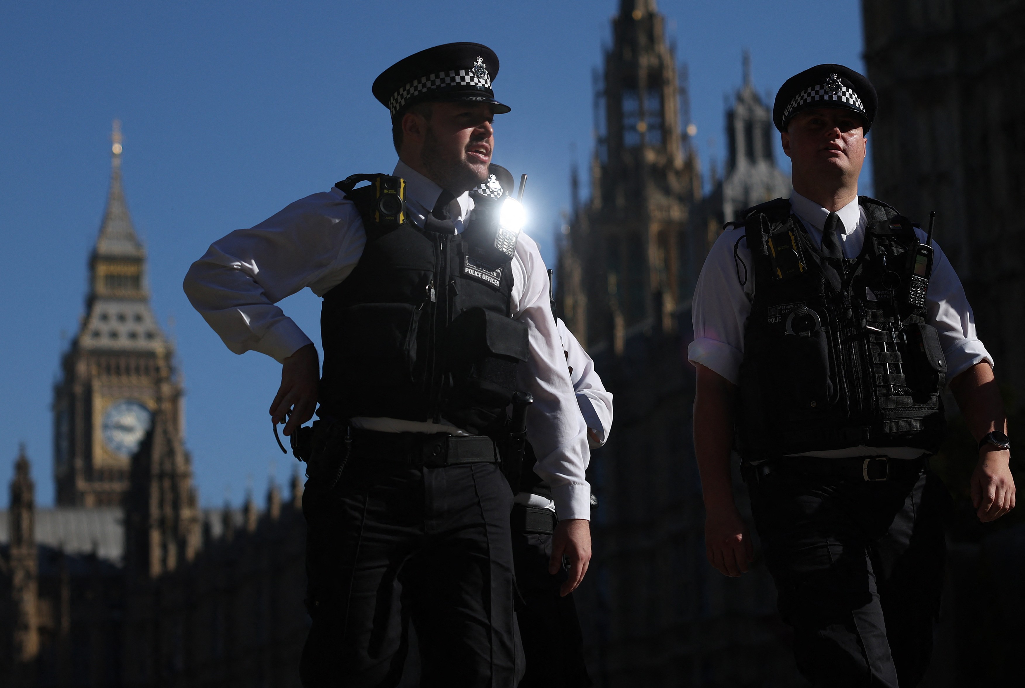 Protest fără precedent în cadrul Poliției din Londra: O parte dintre agenți renunță la dreptul de port-armă / Cum s-a ajuns aici