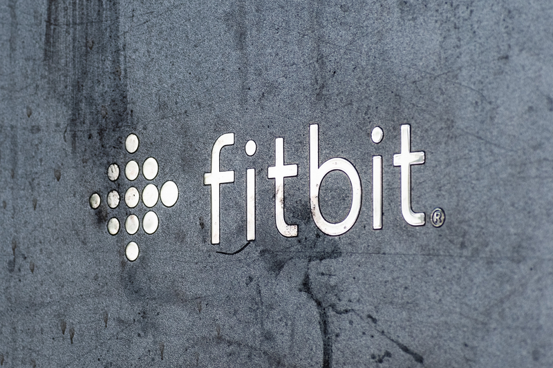 Google nu mai vinde produsele Fitbit în mai multe țări, printre care și România