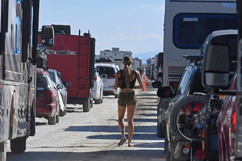 Oamenii au inceput sa plece de la festivalul „Burning Man”