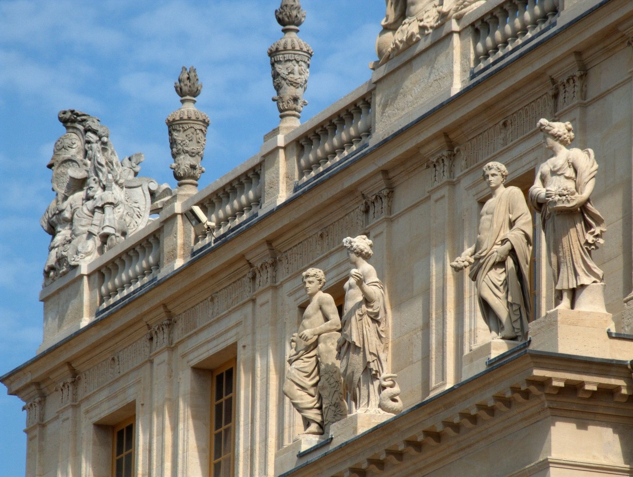 O nouă alertă cu bombă la Palatul Versailles, care este evacuat