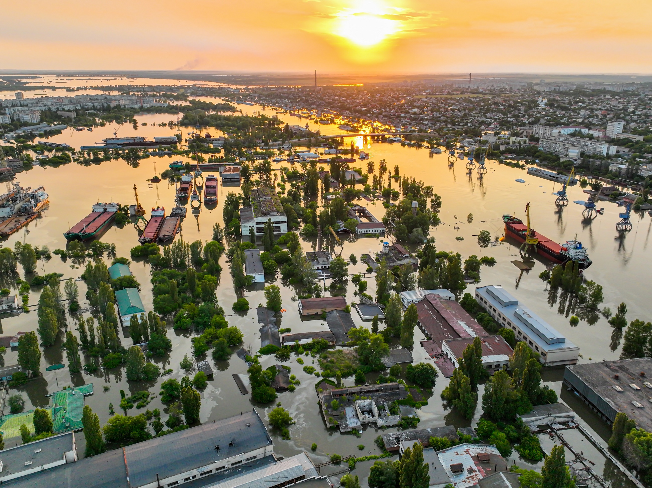 Pericolul nevăzut care ne învăluie. Cum sunt otrăvite apele, aerul și solul din România de războiul din Ucraina