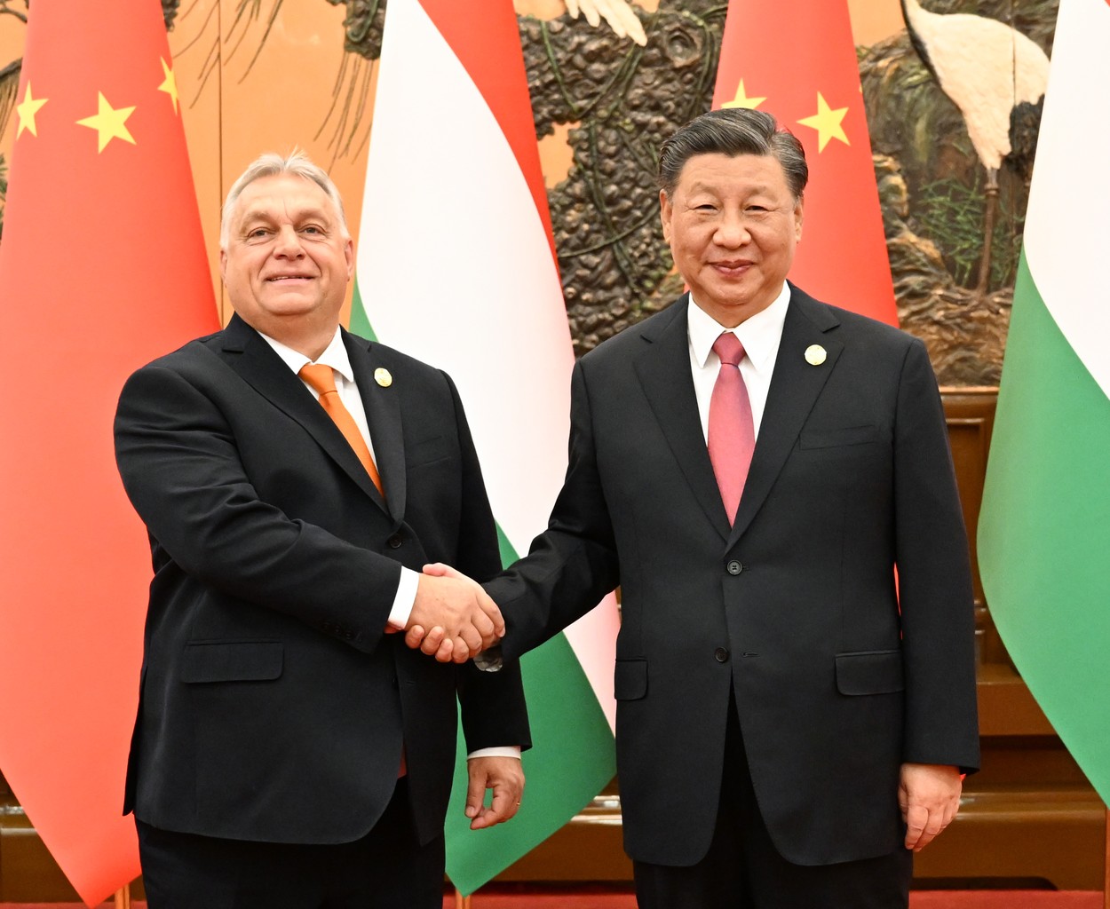 Xi Jinping îl consideră pe Viktor Orban un „prieten” şi vrea să ridice nivelul relaţiei bilaterale cu Ungaria. Acelaşi mesaj i l-a transmis şi preşedintelui Serbiei