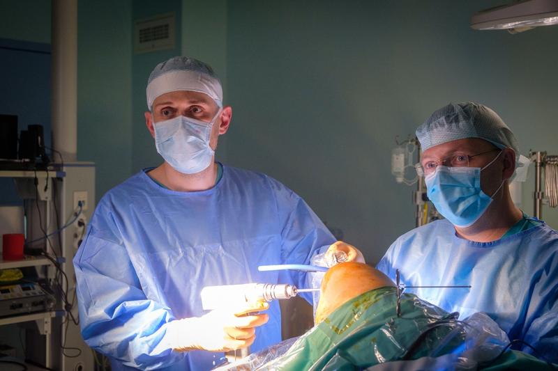 Imagini din sala de operații MedLife Polisano