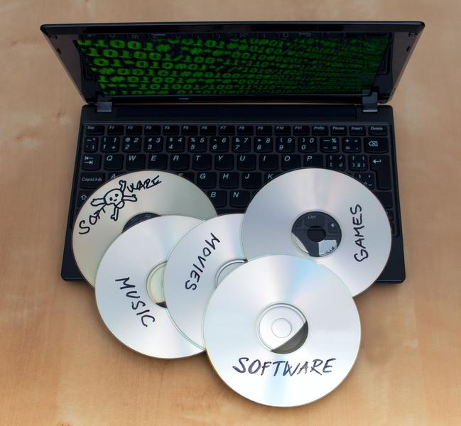 CD-uri cu software piratat