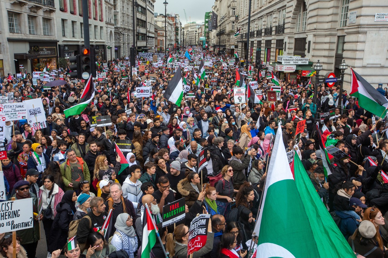 VIDEO Manifestație uriașă la Londra: 100.000 mărșăluiesc pentru Palestina