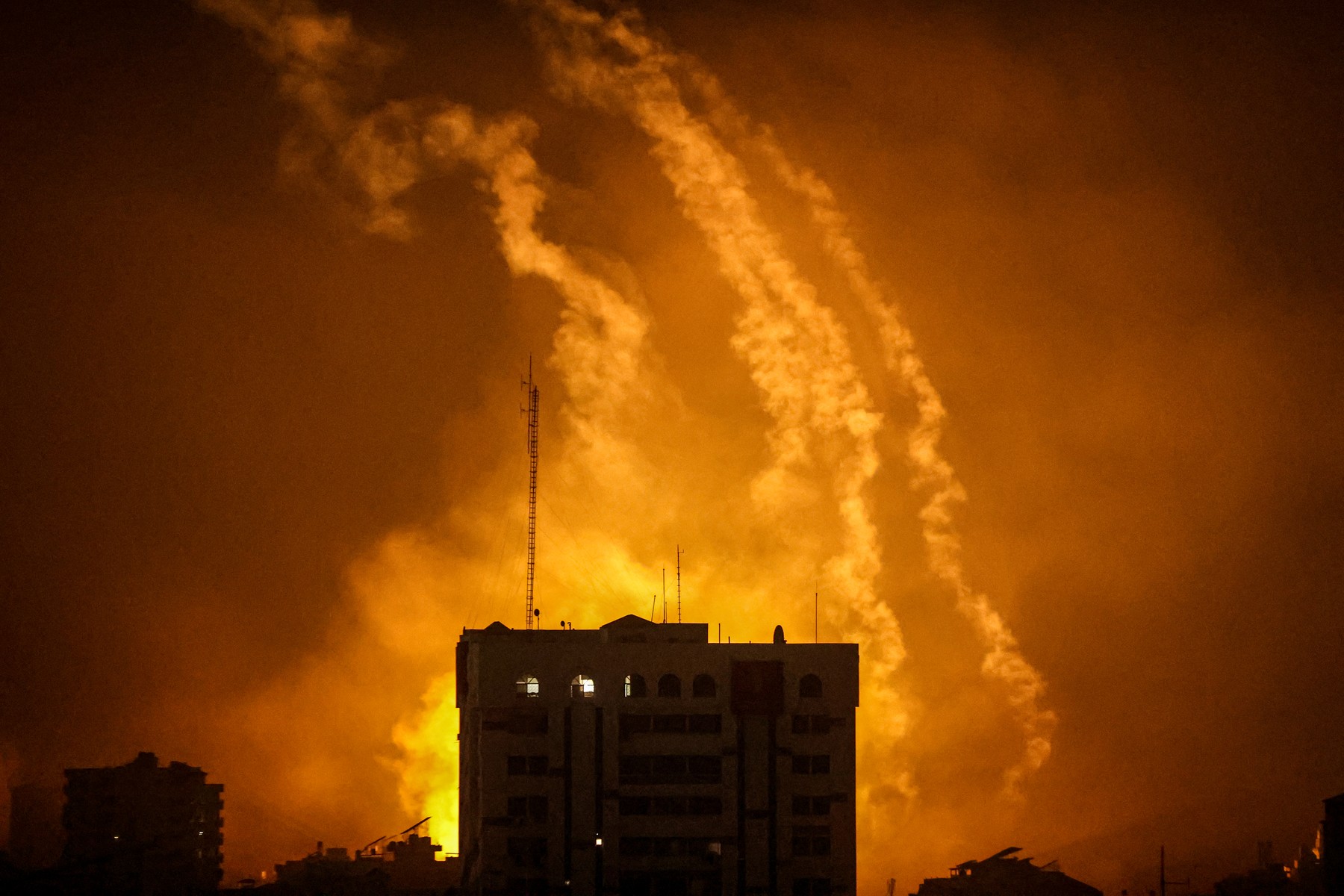 Armata israeliană anunță „lovituri semnificative” în Gaza, care „vor continua și în zilele următoare”