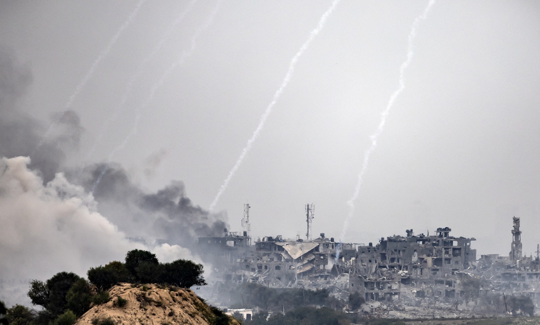 LIVE VIDEO ​Război în Israel: Armata israeliană lovește ținte în Siria și Liban / 33 de camioane de ajutor intră în Gaza/ Medicii din Gaza spun că evacuarea spitalelor este "imposibilă"