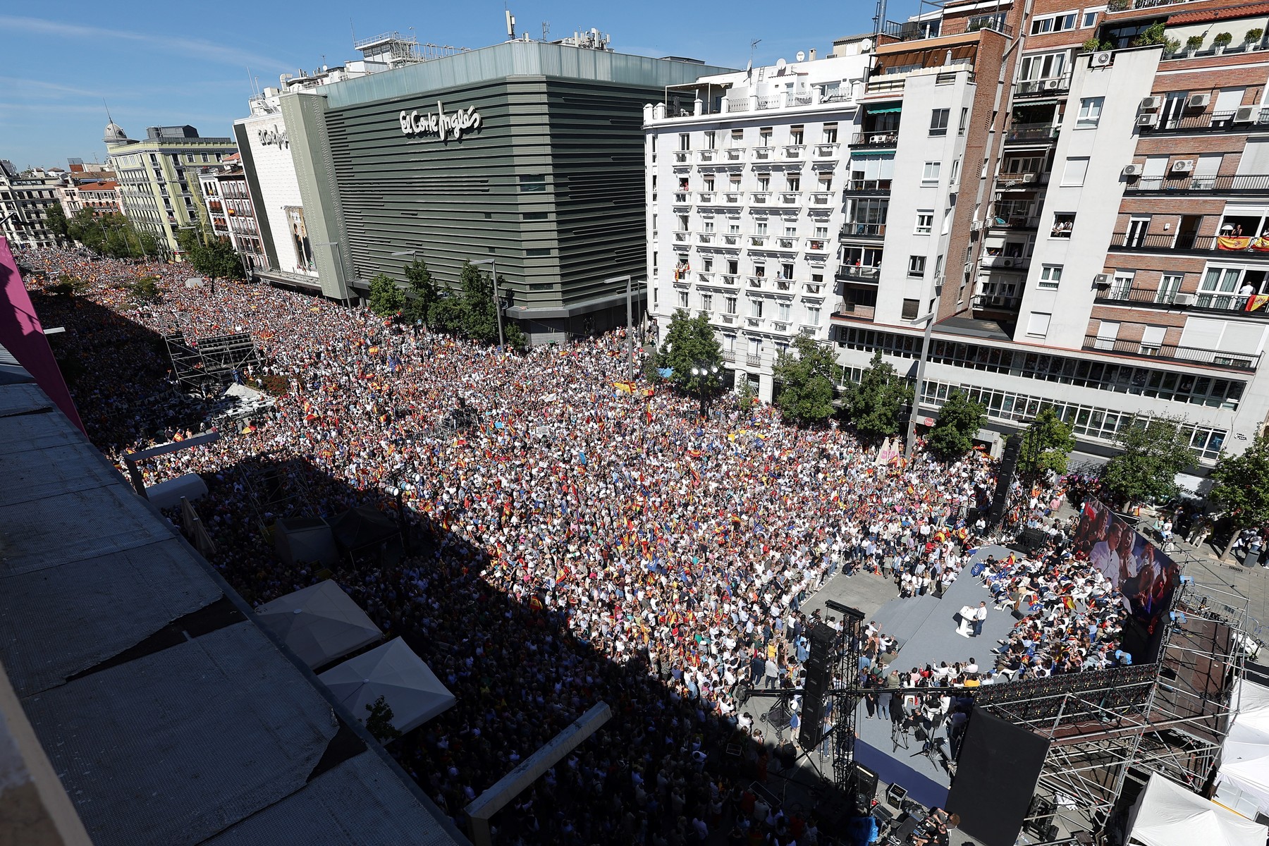 Pregătiri pentru proteste în Spania: Premierul Pedro Sanchez ar urma să îi amnistieze pe separatiștii catalani pentru a rămâne la putere