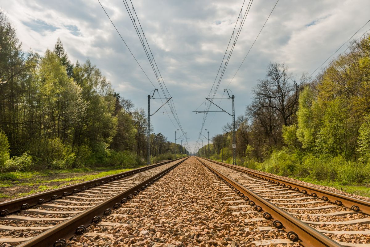 VIDEO Istoria singurului loc din România unde trenurile ating 200 km/h și cum ar putea să crească și mai mult viteza