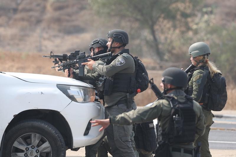 Soldați israelieni în luptă cu militanți Hamas