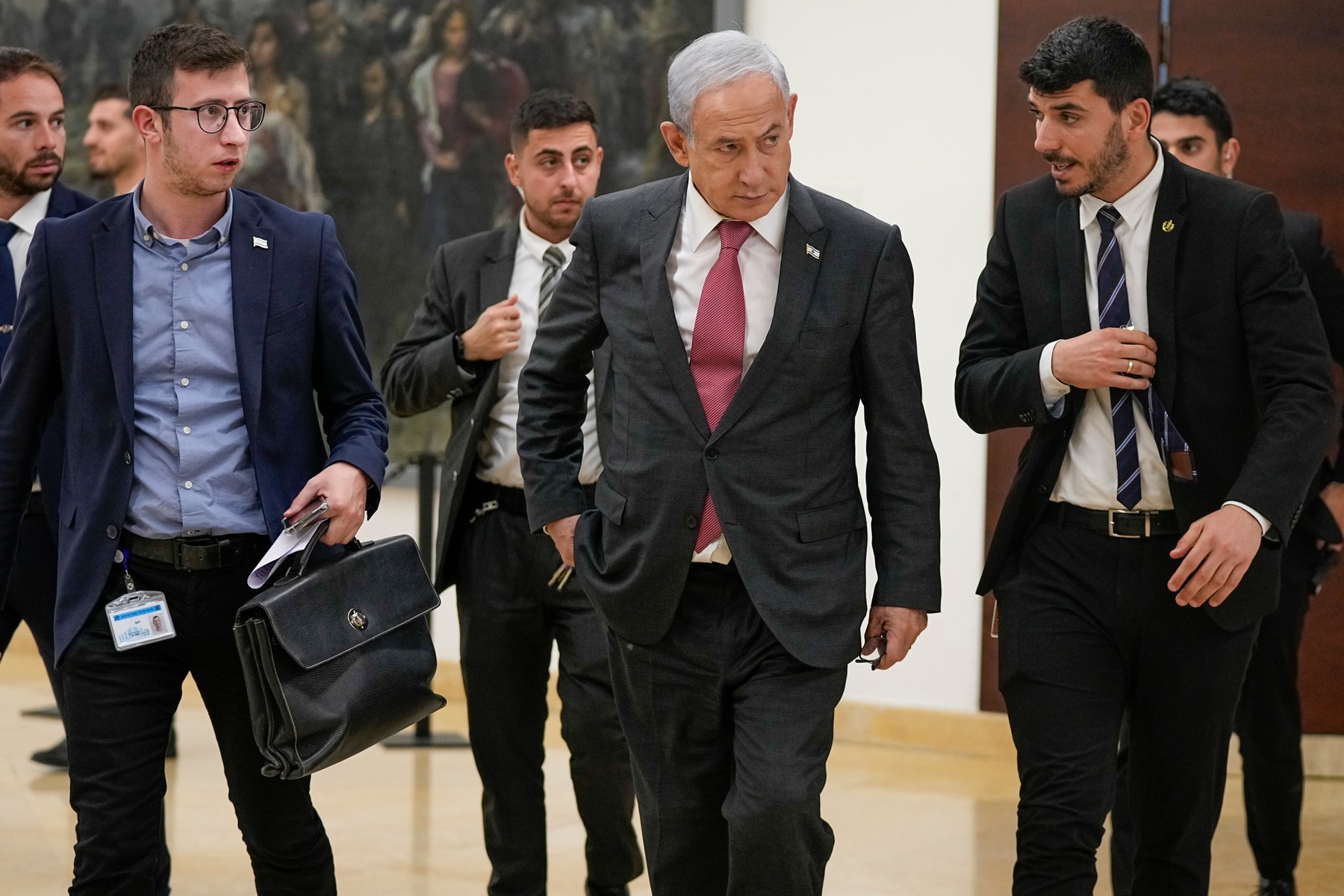 Netanyahu și ministrul Apărării răspund criticilor: Nicio acuzație împotriva noastră nu ne va opri din a ne duce la capăt misiunea / Cum îndrăzniți să ne faceți morală în apogeul luptei?