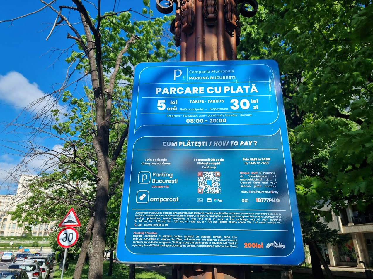 Primăria Capitalei a trasat locuri de parcare pe trotuarul de pe bd. Basarabia / După ce decizia a fost criticată, acestea vor fi desființate: A fost greșeală pe care o corectăm