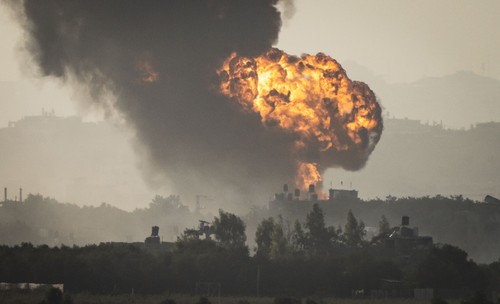 LIVE Război în Israel: Armata israeliană efectuează operațiuni în interiorul spitalului al-Shifa / Cel mai mare spital din Gaza spune că a îngropat cel puțin 170 de cadavre într-o groapă comună