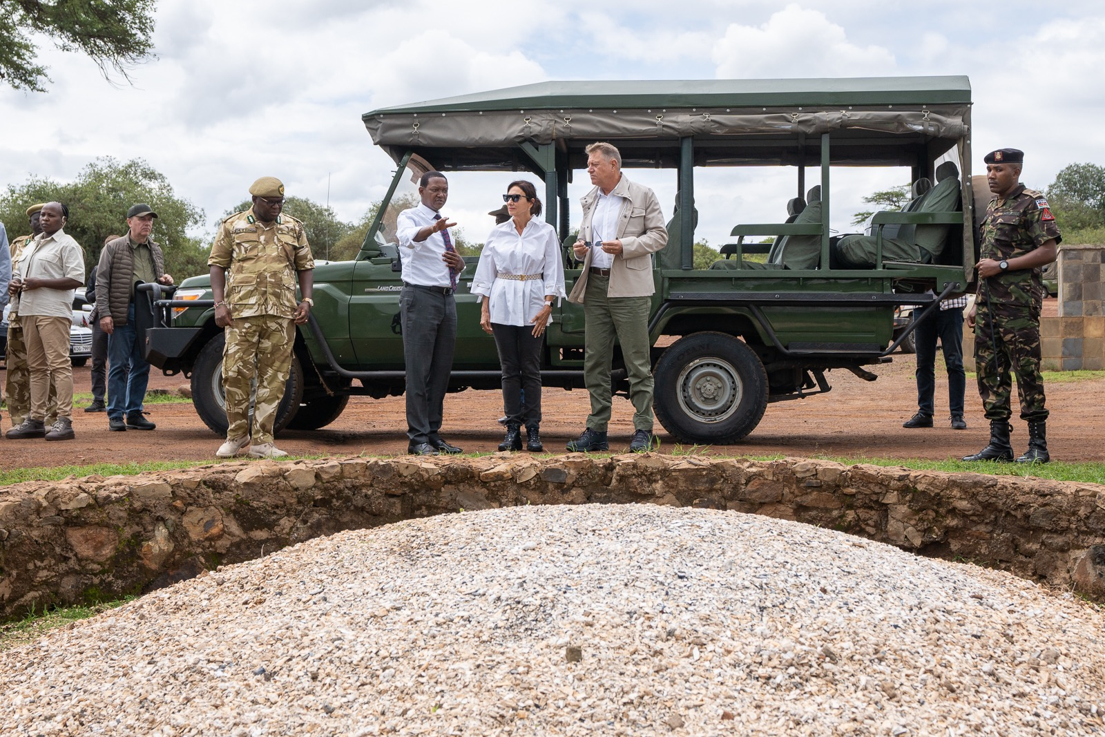 FOTO Klaus Iohannis și soția sa au fost în safari / Următoarea destinație: Tanzania - Iohannis va merge și în Zanzibar și va vizita atracțiile turistice