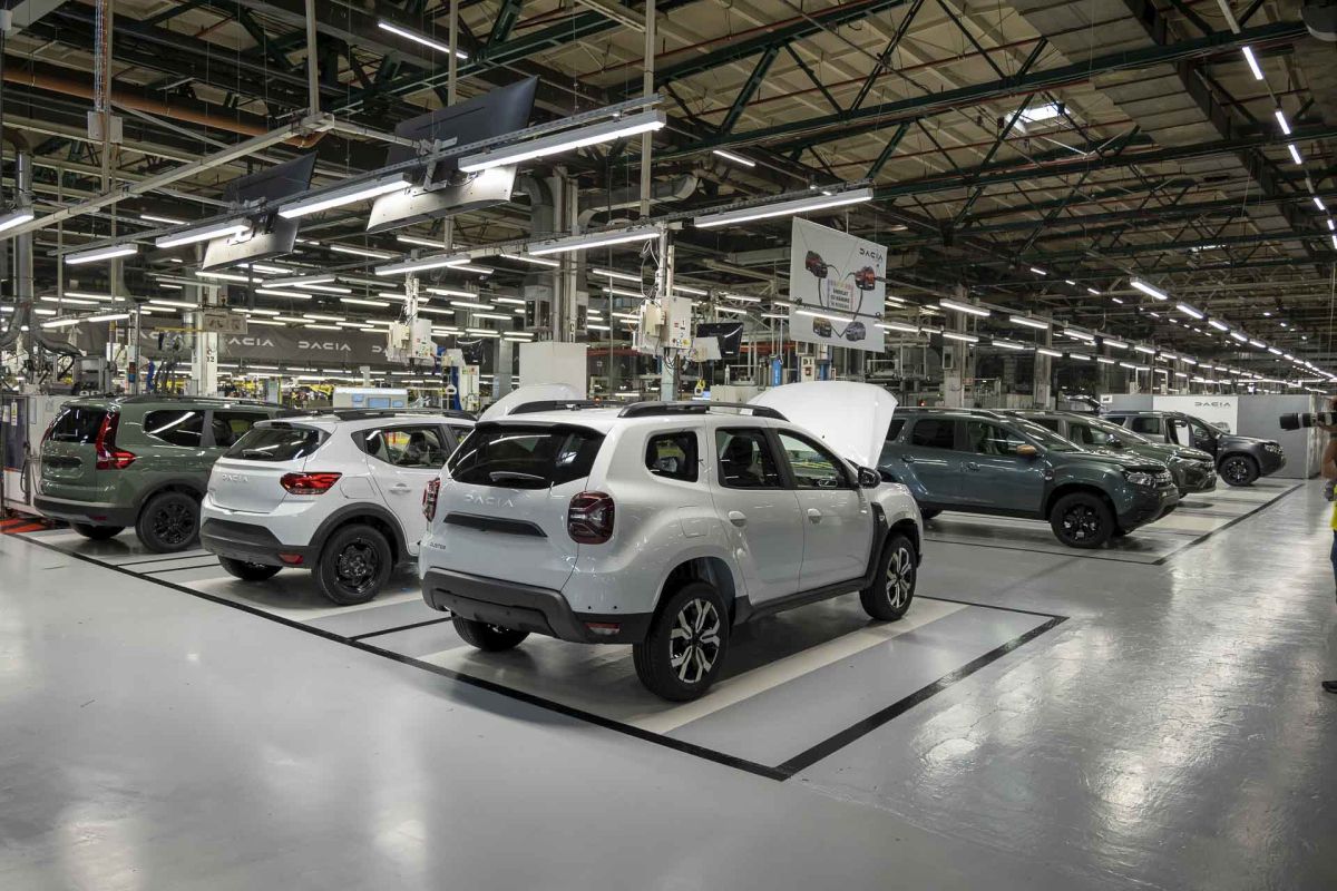 Dacia Duster - generația a treia - va fi prezentat în februarie, la salonul auto de la Geneva. Când va ajunge la primii clienți