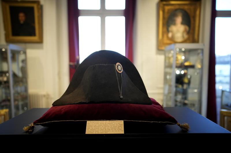 Pălărie purtată de Napoleon Bonaparte, vândută cu 2 milioane de euro