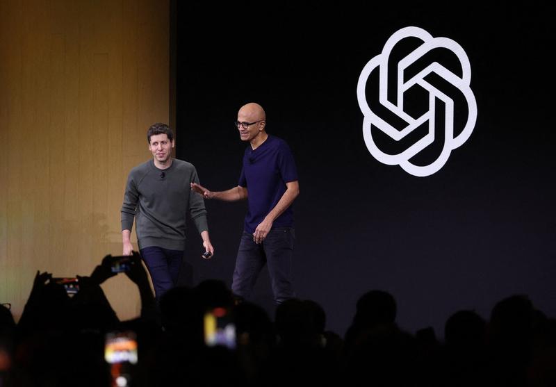Sam Altman si Satya Nadella, CEO al Microsoft
