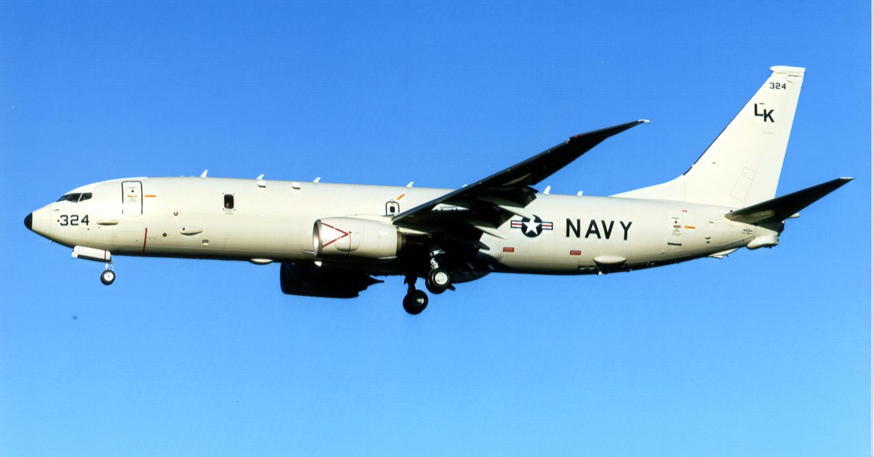 ​VIDEO Un avion de spionaj al marinei SUA a ajuns în valurile Oceanului Pacific, după ce a ratat aterizarea la baza din Hawaii